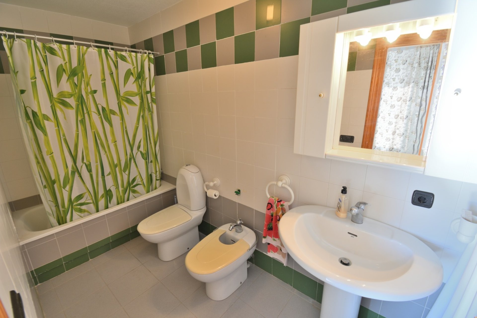 Reventa - Apartamento / piso -
Orihuela Costa - Playa Flamenca