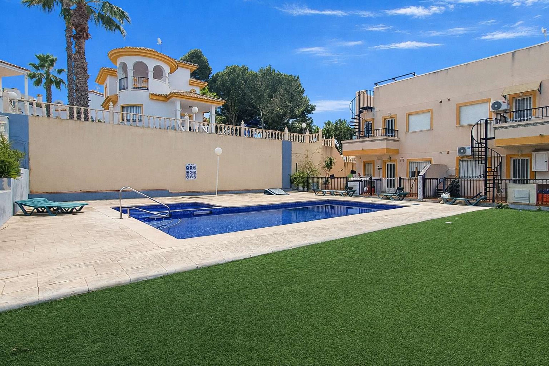 Reventa - Apartamento / piso -
Orihuela Costa - Villamartin
