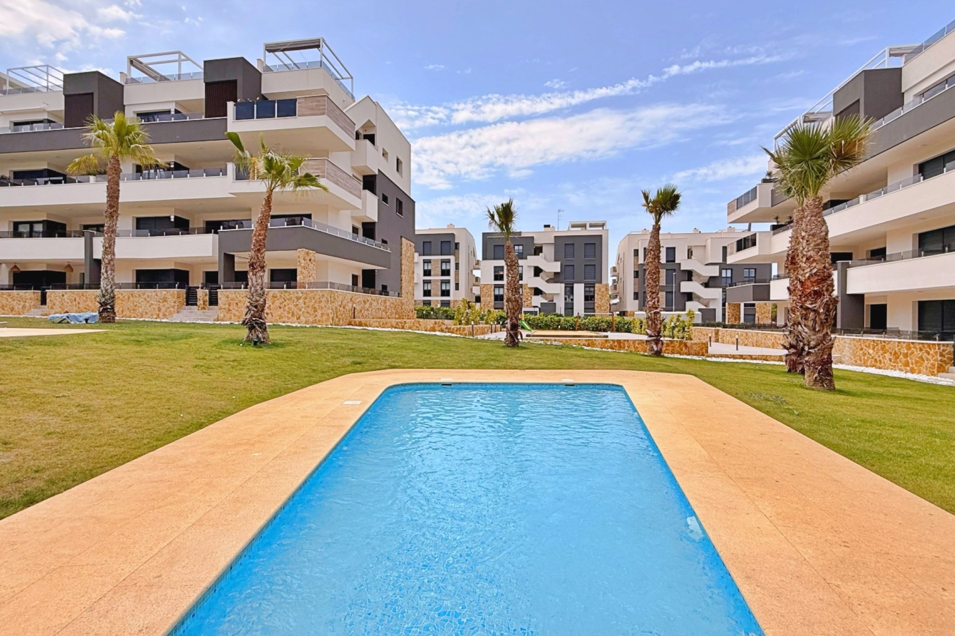 Reventa - Apartamento / piso -
Orihuela - Orihuela Costa