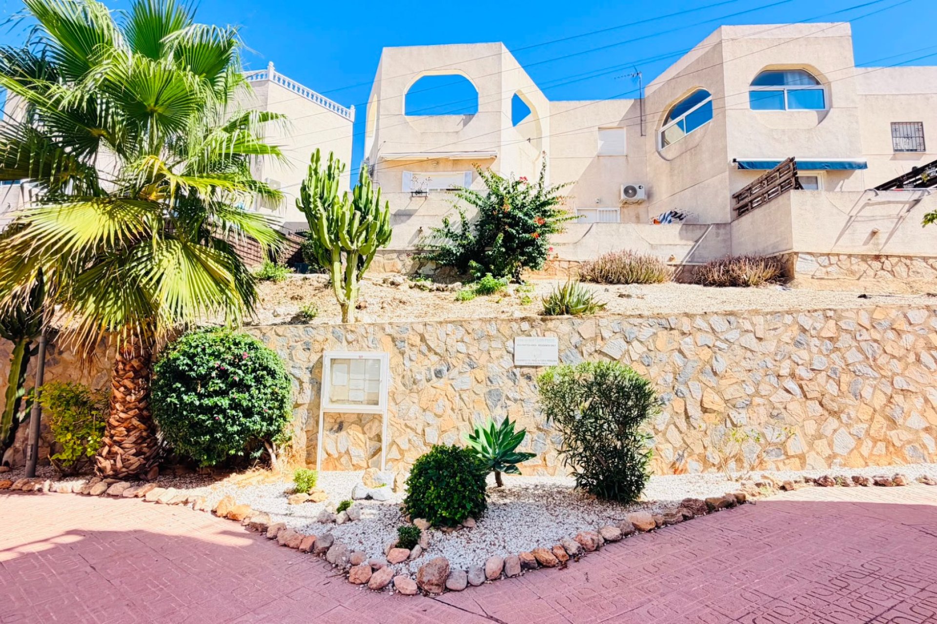Reventa - Apartamento / piso -
San Miguel de Salinas - Las Comunicaciones