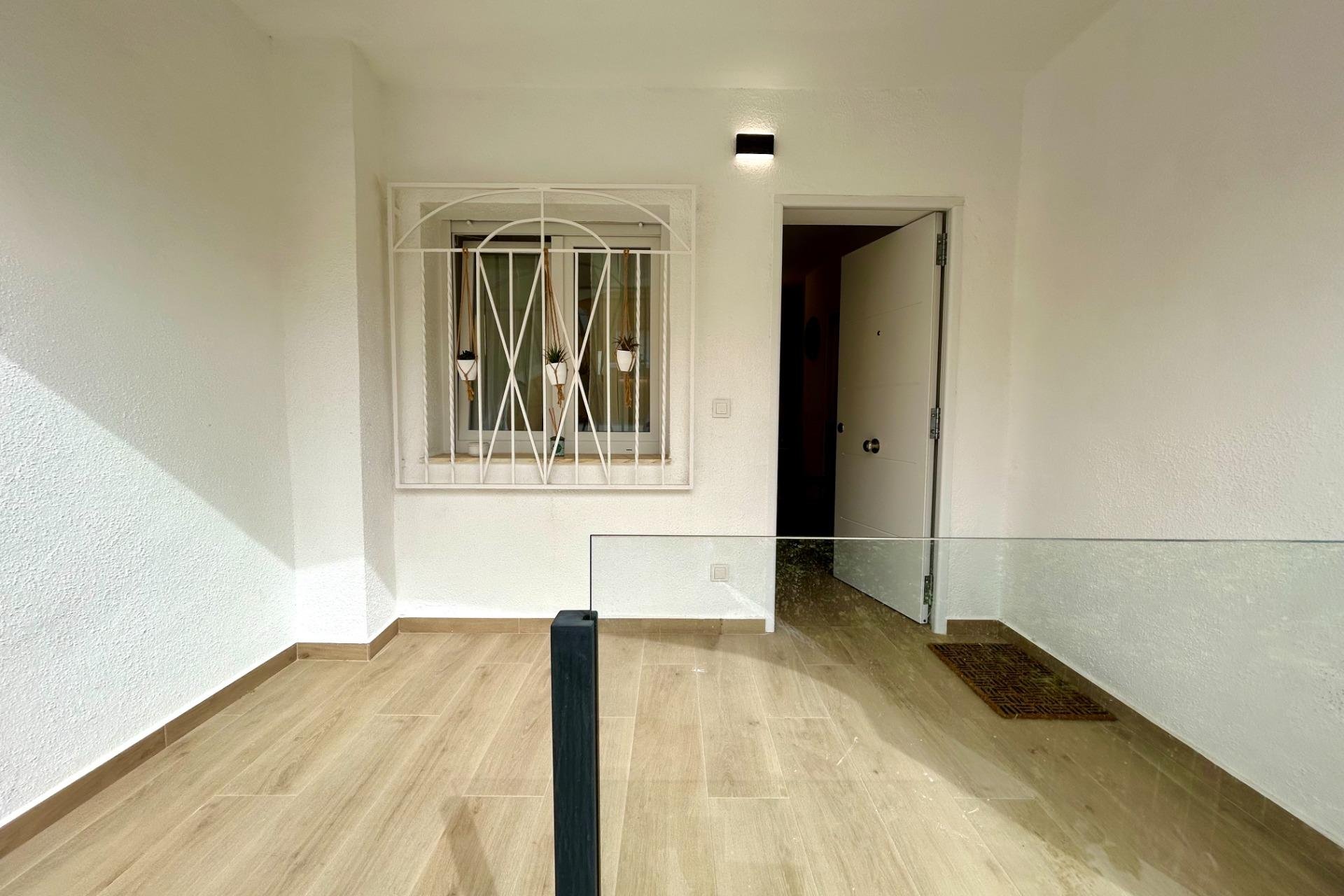 Reventa - Apartamento / piso -
San Miguel de Salinas - Las filipinas