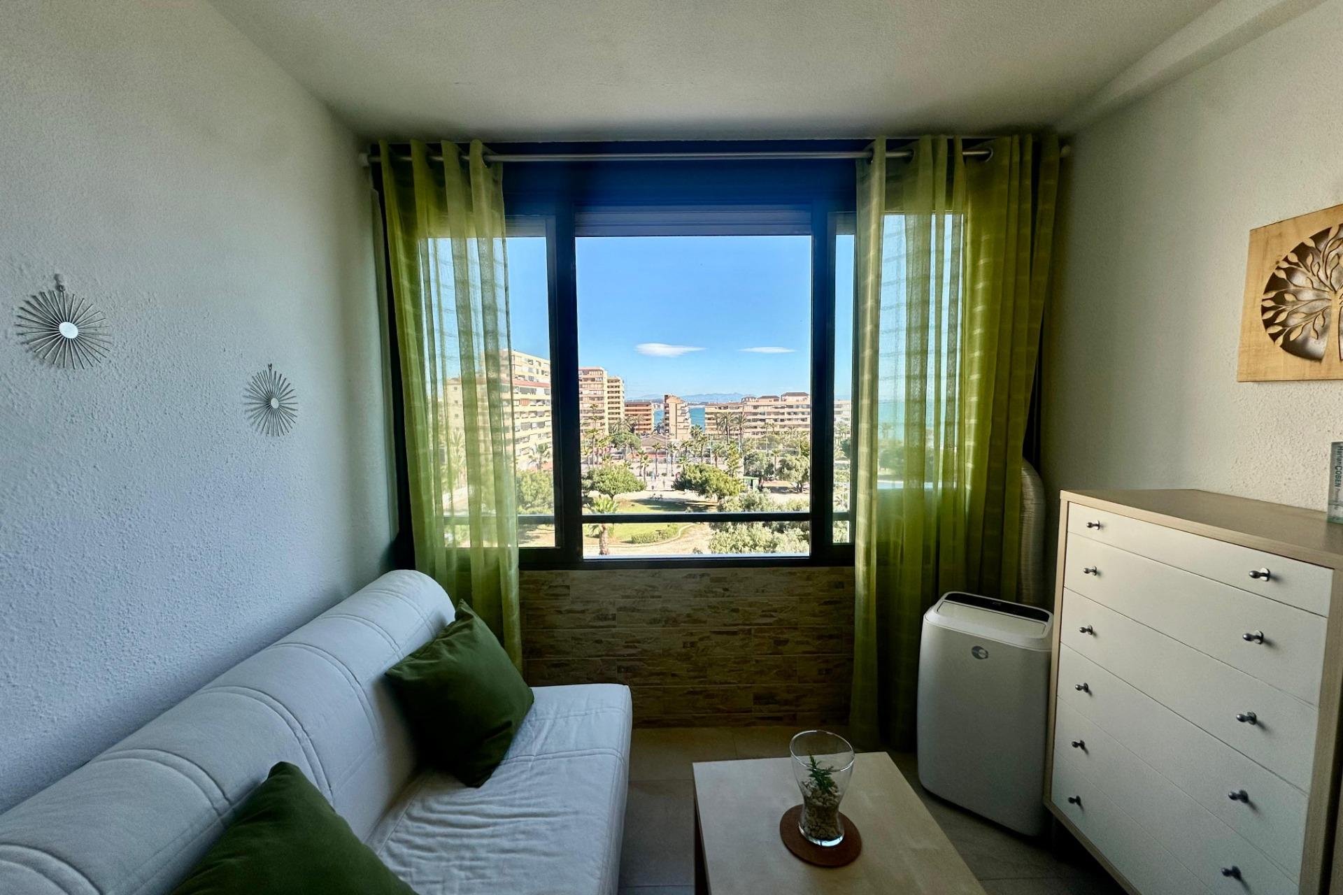 Reventa - Apartamento / piso -
Torrevieja - Cabo cervera