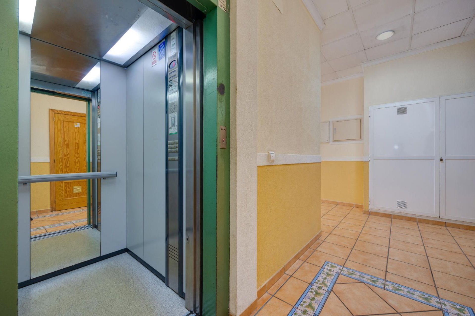 Reventa - Apartamento / piso -
Torrevieja - Centro