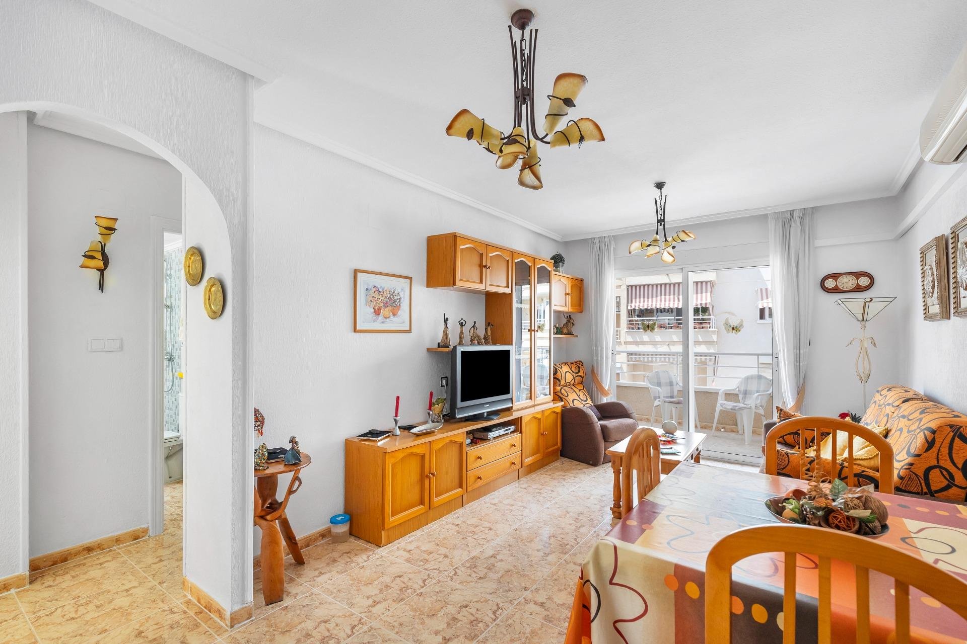 Reventa - Apartamento / piso -
Torrevieja - Estacion de autobuses