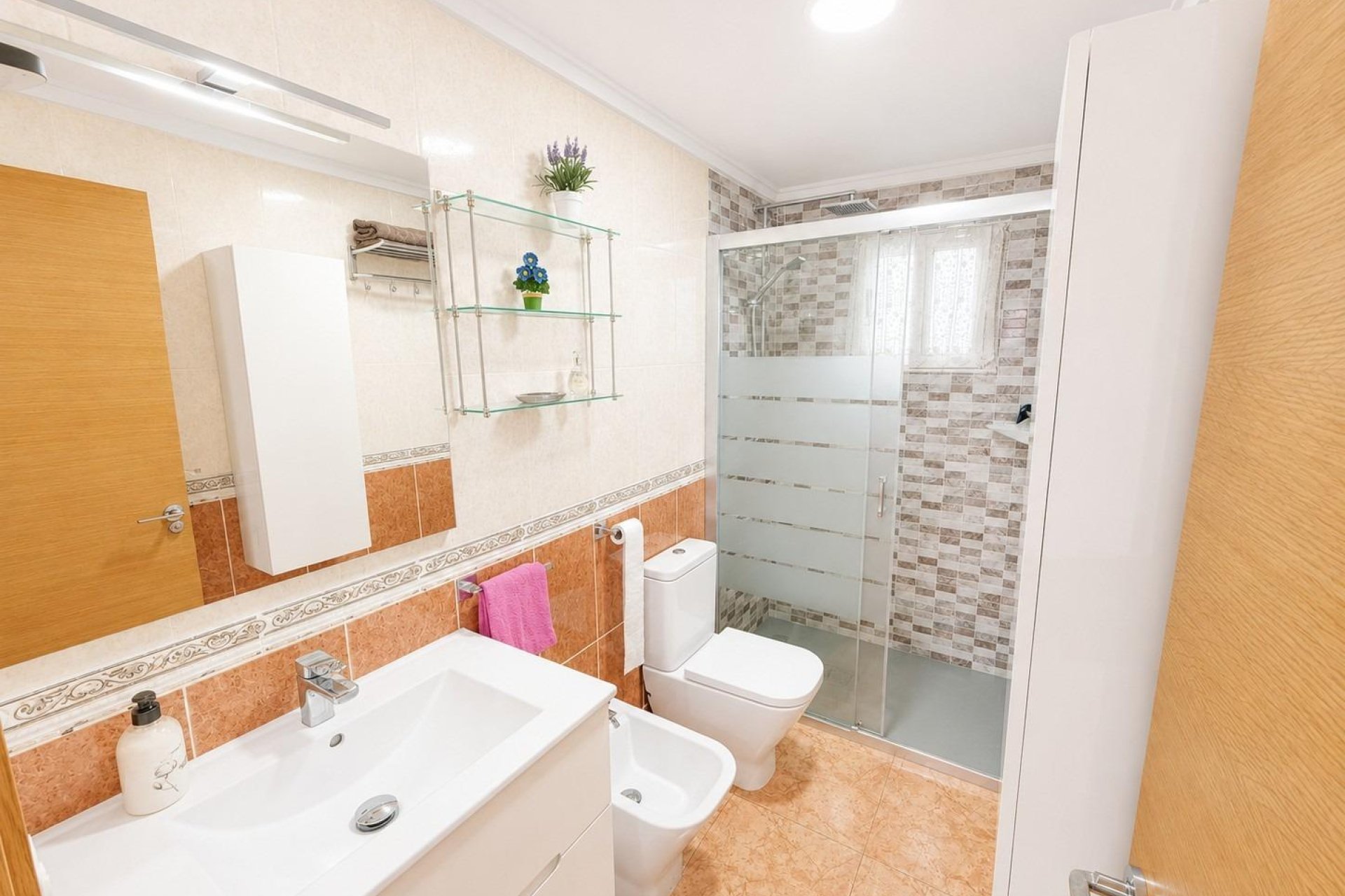 Reventa - Apartamento / piso -
Torrevieja - Estacion de autobuses