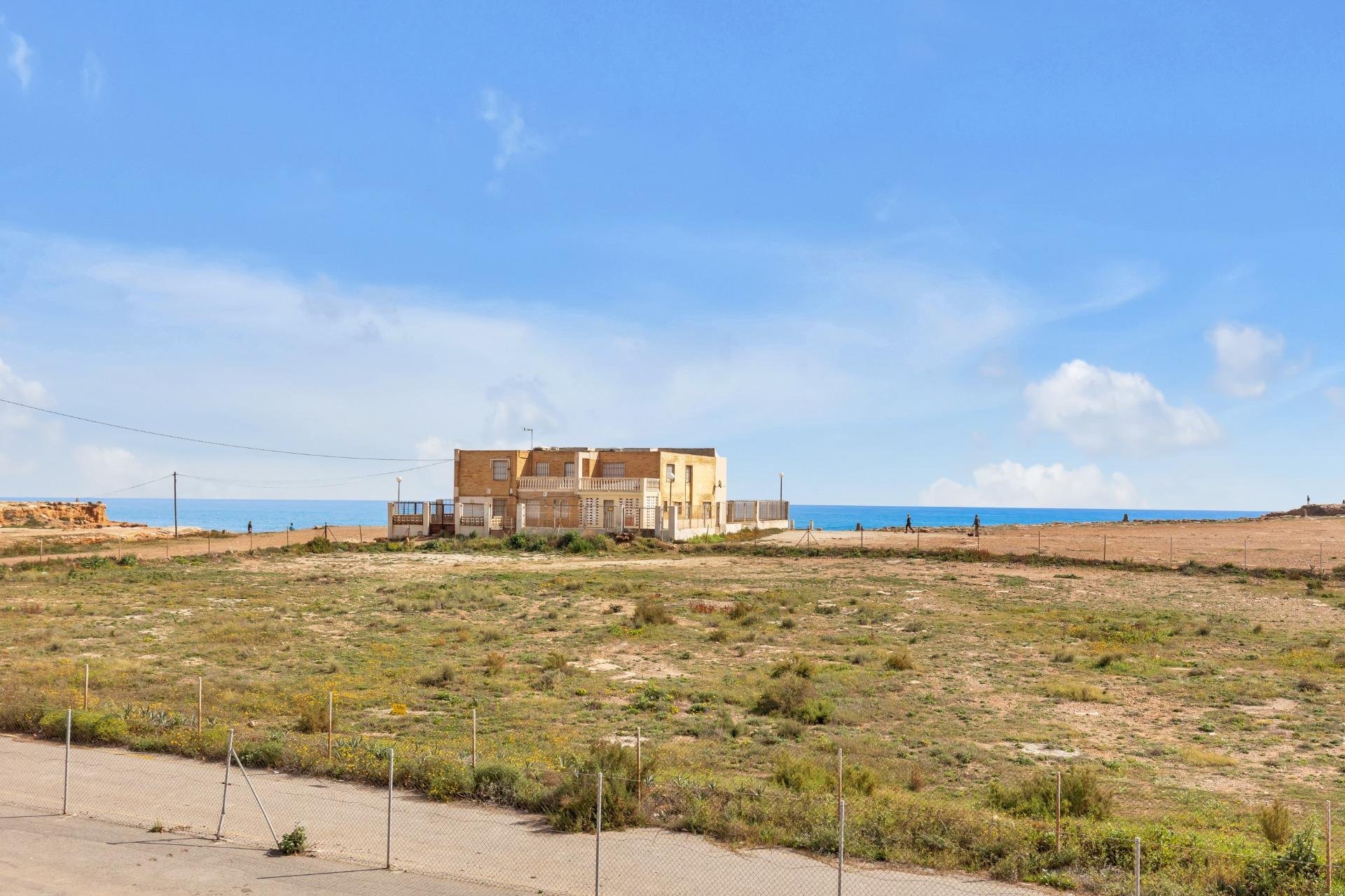 Reventa - Apartamento / piso -
Torrevieja - Frutales - Rosaleda