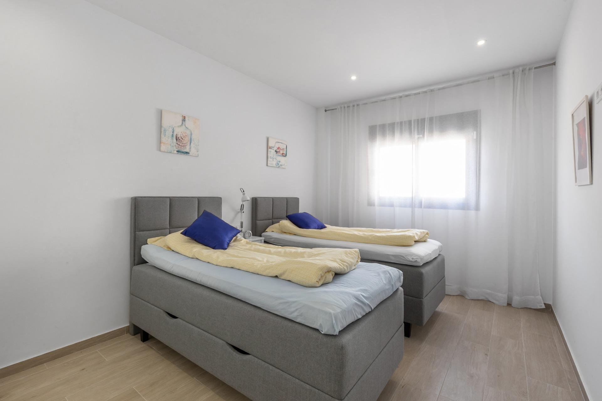 Reventa - Apartamento / piso -
Torrevieja - Frutales - Rosaleda