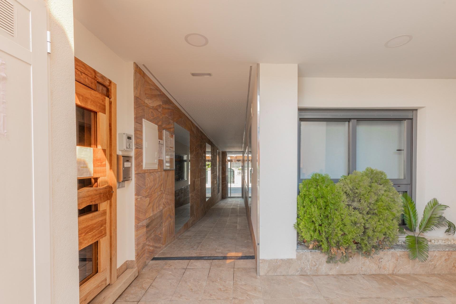 Reventa - Apartamento / piso -
Torrevieja - Frutales - Rosaleda