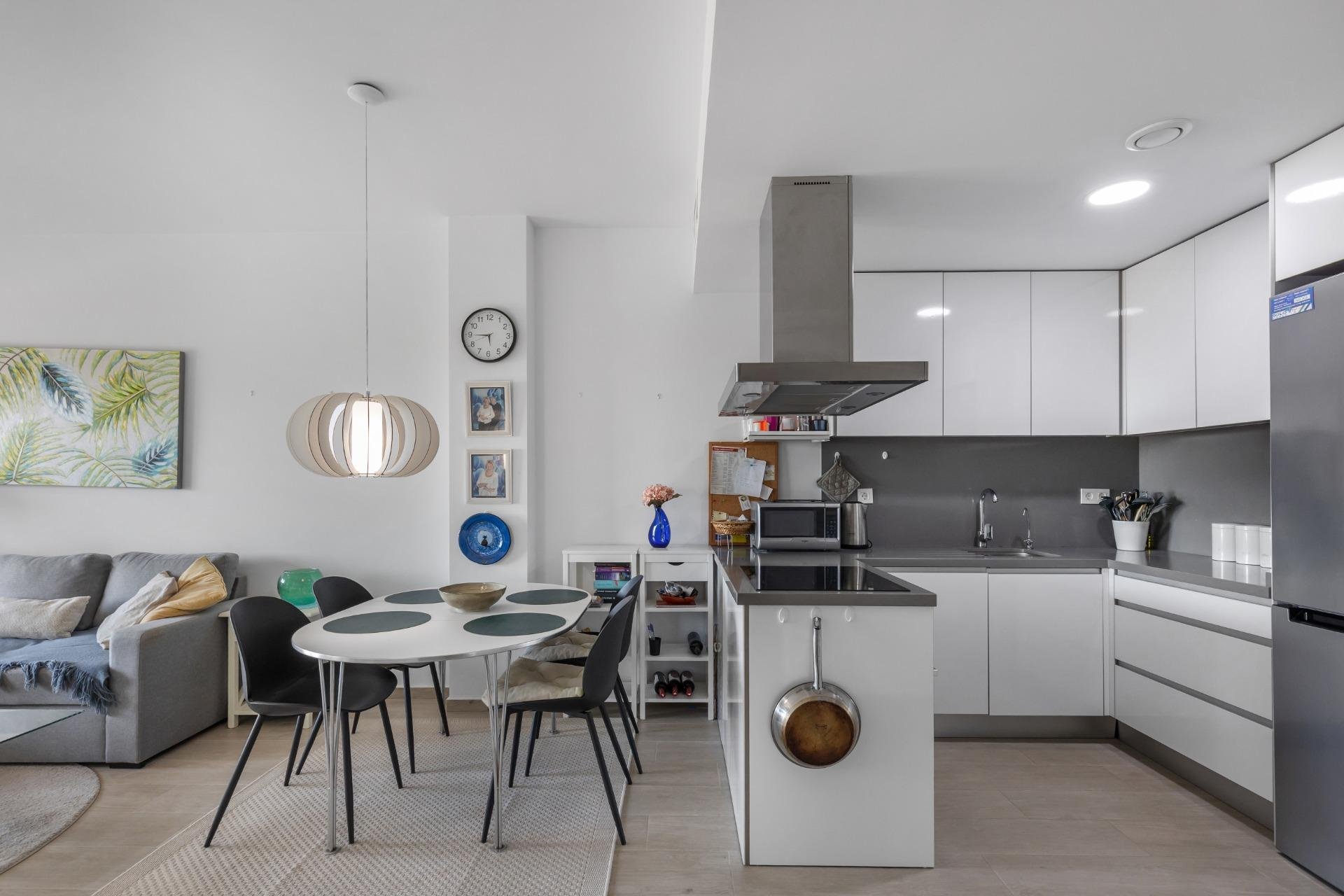 Reventa - Apartamento / piso -
Torrevieja - Frutales - Rosaleda