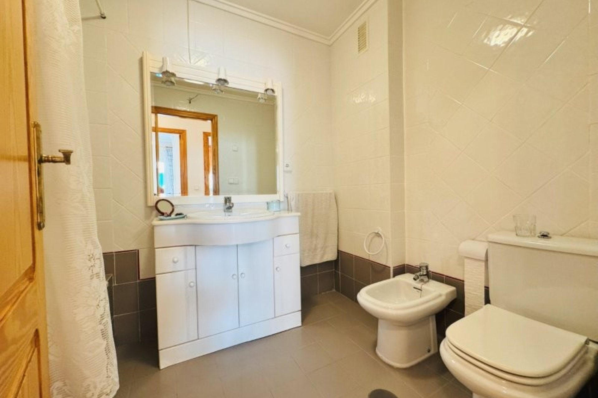 Reventa - Apartamento / piso -
Torrevieja - La Mata