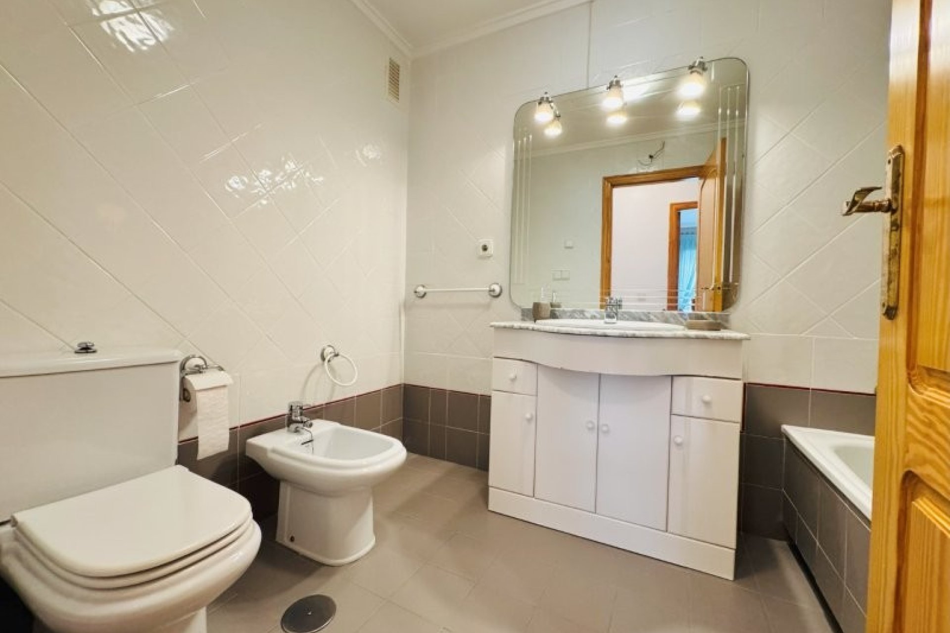 Reventa - Apartamento / piso -
Torrevieja - La Mata