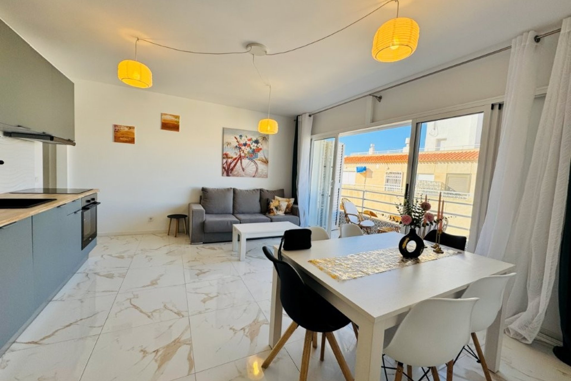 Reventa - Apartamento / piso -
Torrevieja - La Mata
