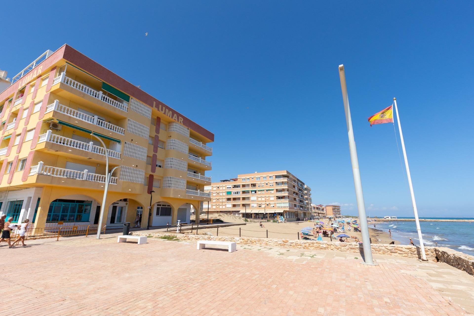 Reventa - Apartamento / piso -
Torrevieja - La Mata