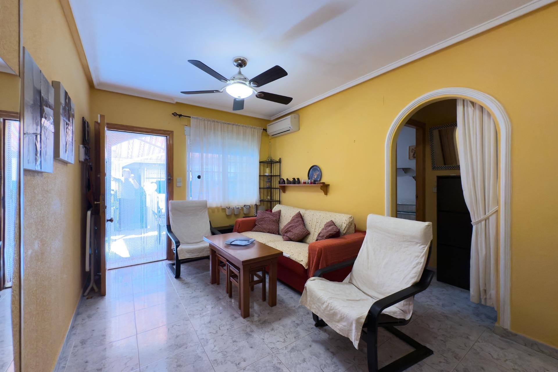 Reventa - Apartamento / piso -
Torrevieja - La Mata