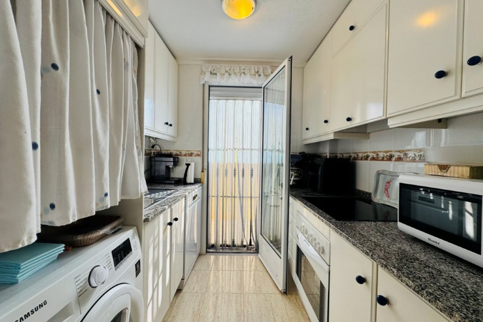 Reventa - Apartamento / piso -
Torrevieja - La Mata