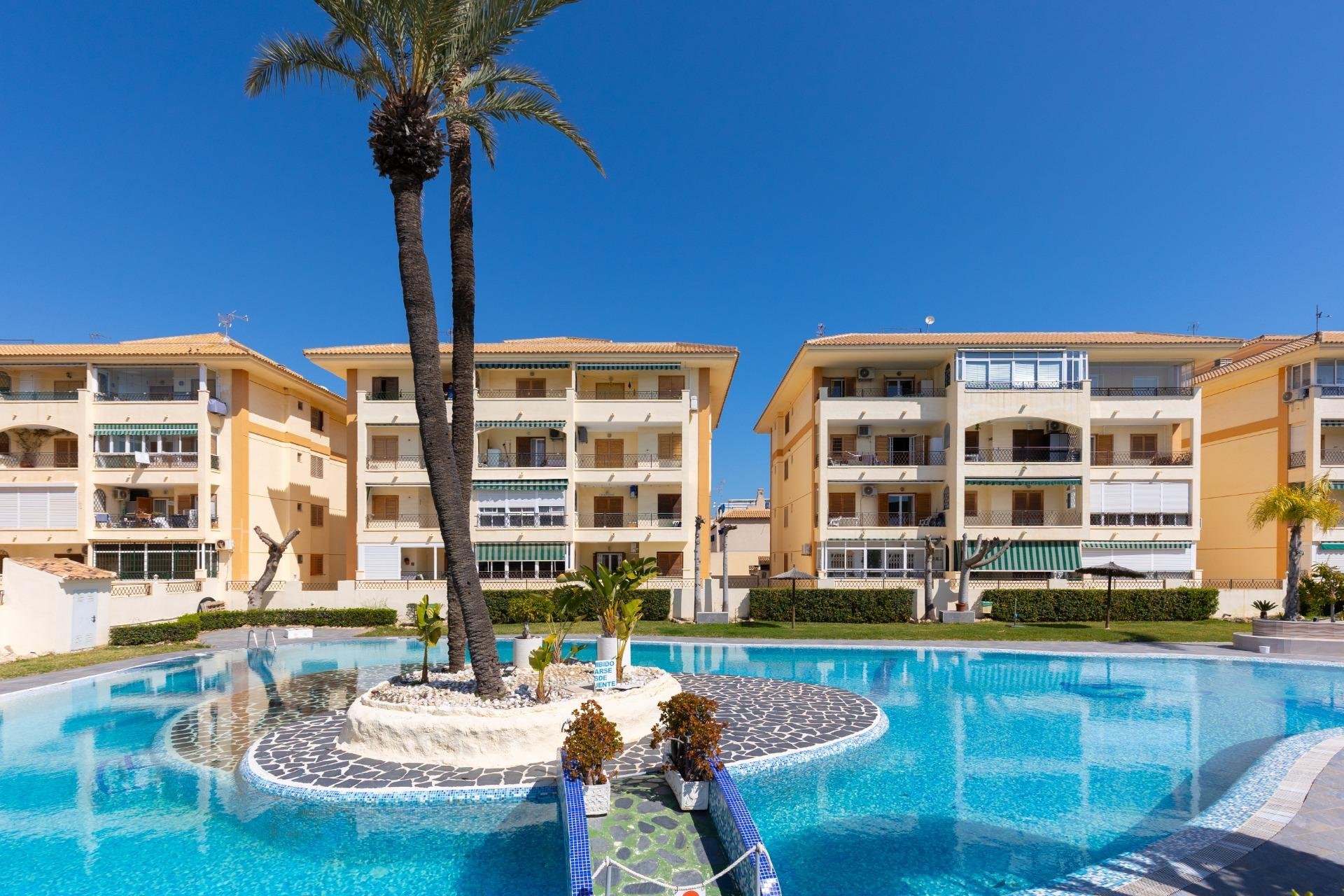 Reventa - Apartamento / piso -
Torrevieja - La Mata