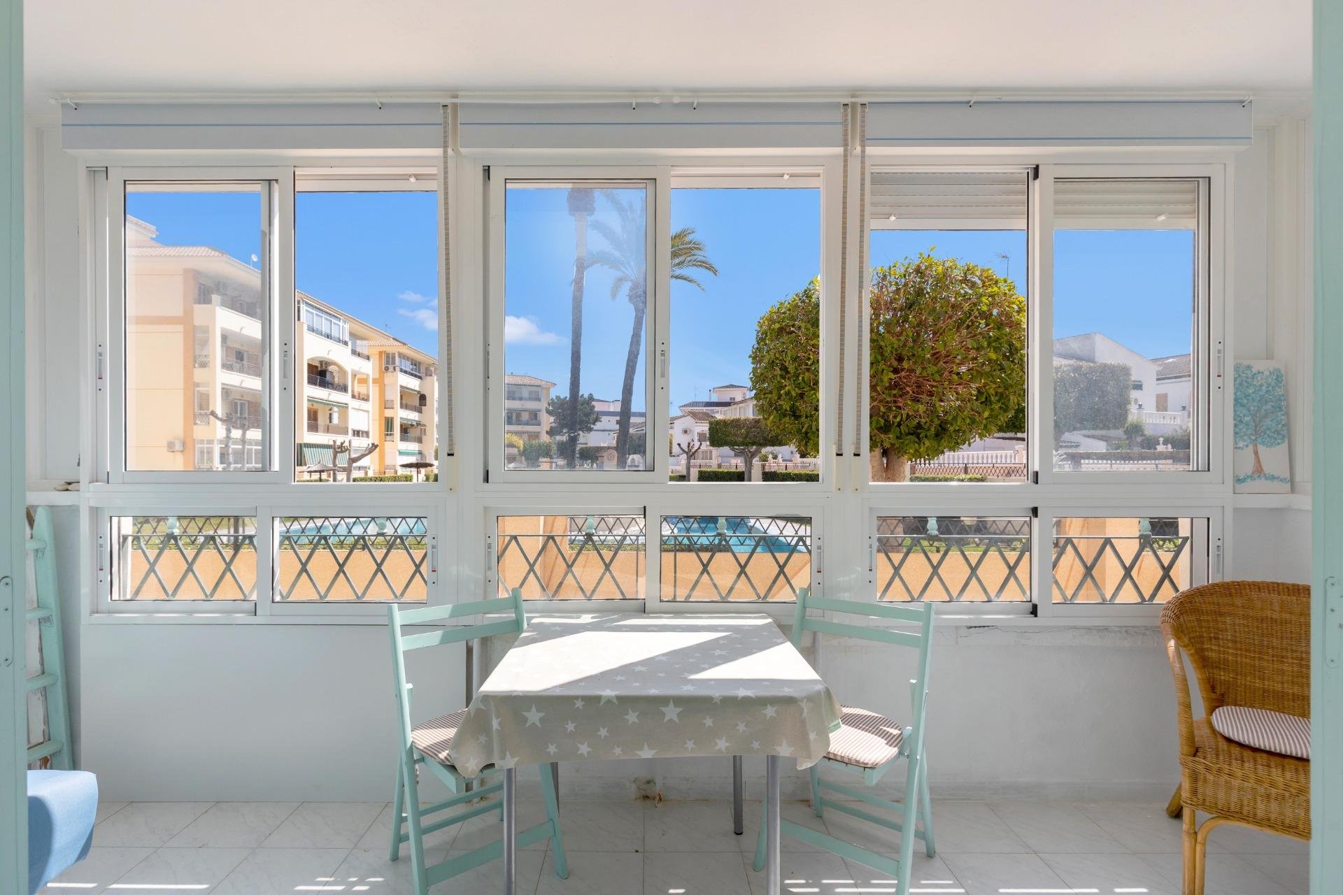 Reventa - Apartamento / piso -
Torrevieja - La Mata