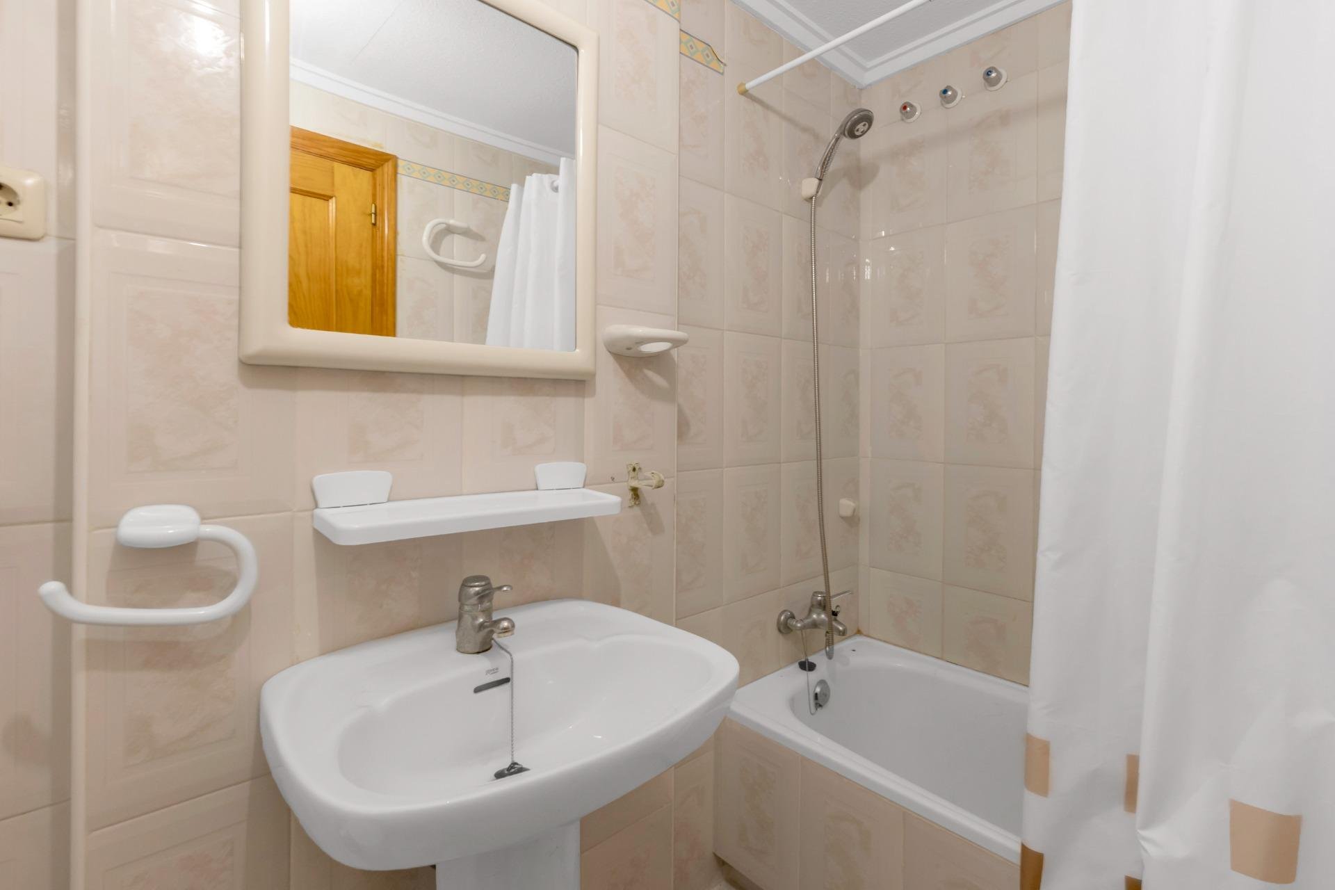 Reventa - Apartamento / piso -
Torrevieja - La Mata