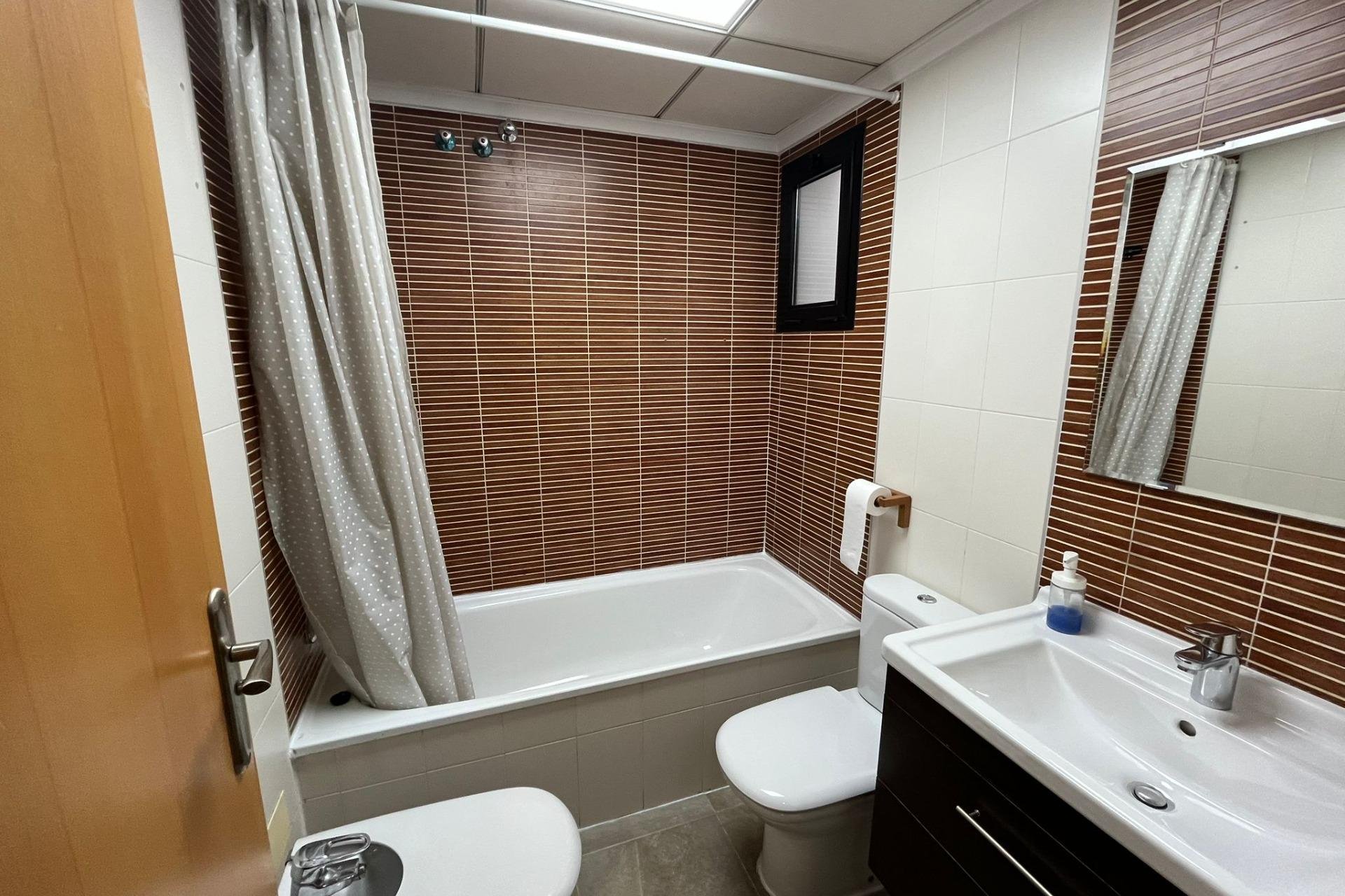 Reventa - Apartamento / piso -
Torrevieja - La Mata