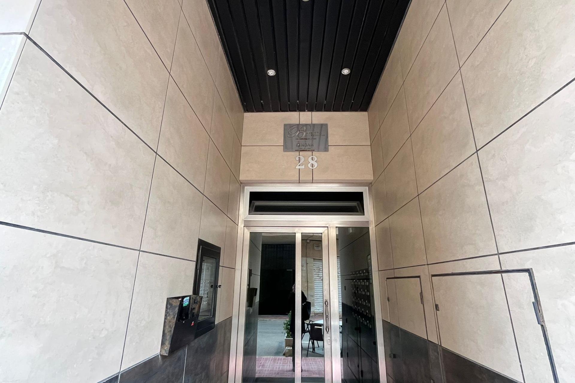 Reventa - Apartamento / piso -
Torrevieja - La Mata