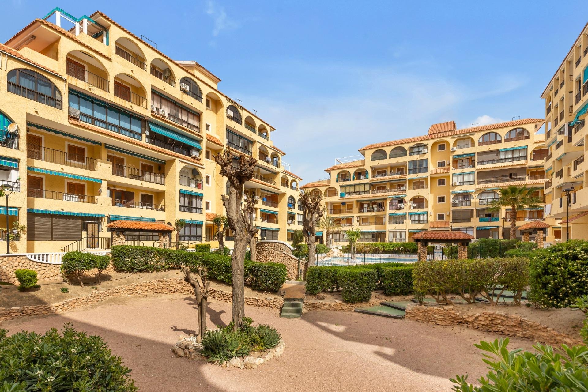 Reventa - Apartamento / piso -
Torrevieja - La Mata