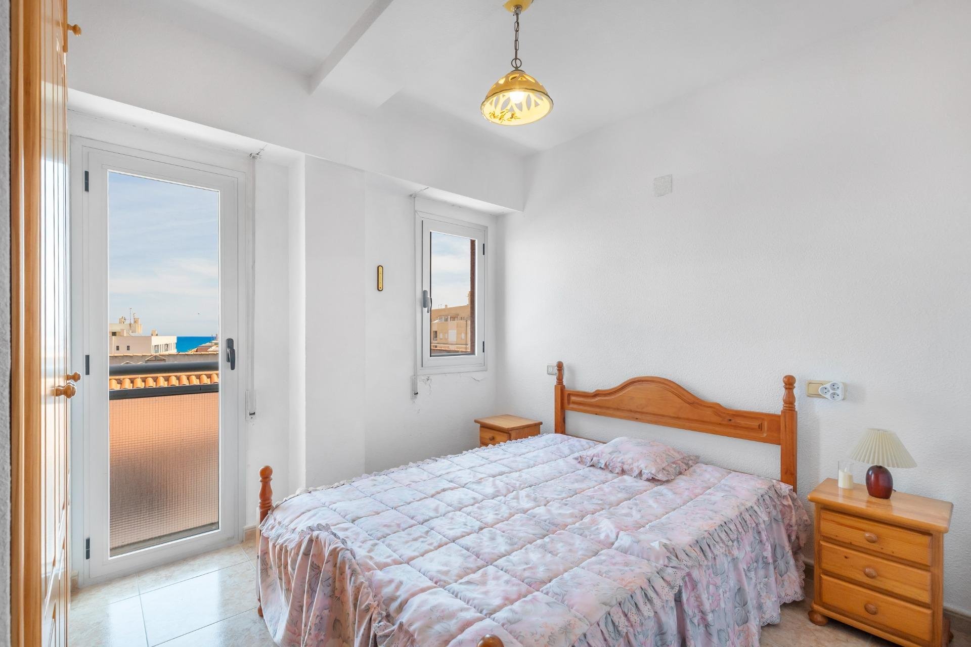 Reventa - Apartamento / piso -
Torrevieja - La Mata