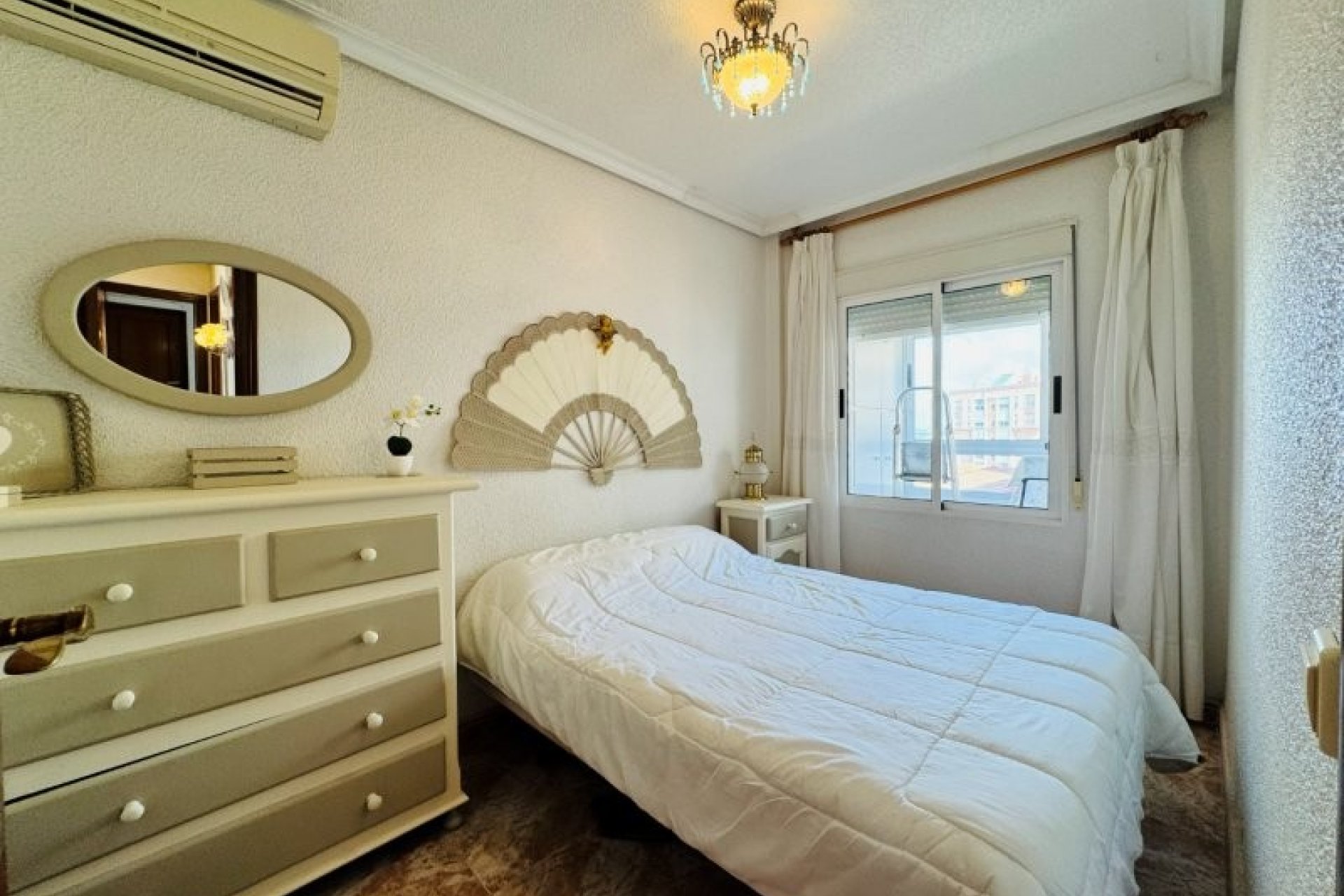 Reventa - Apartamento / piso -
Torrevieja - La Mata