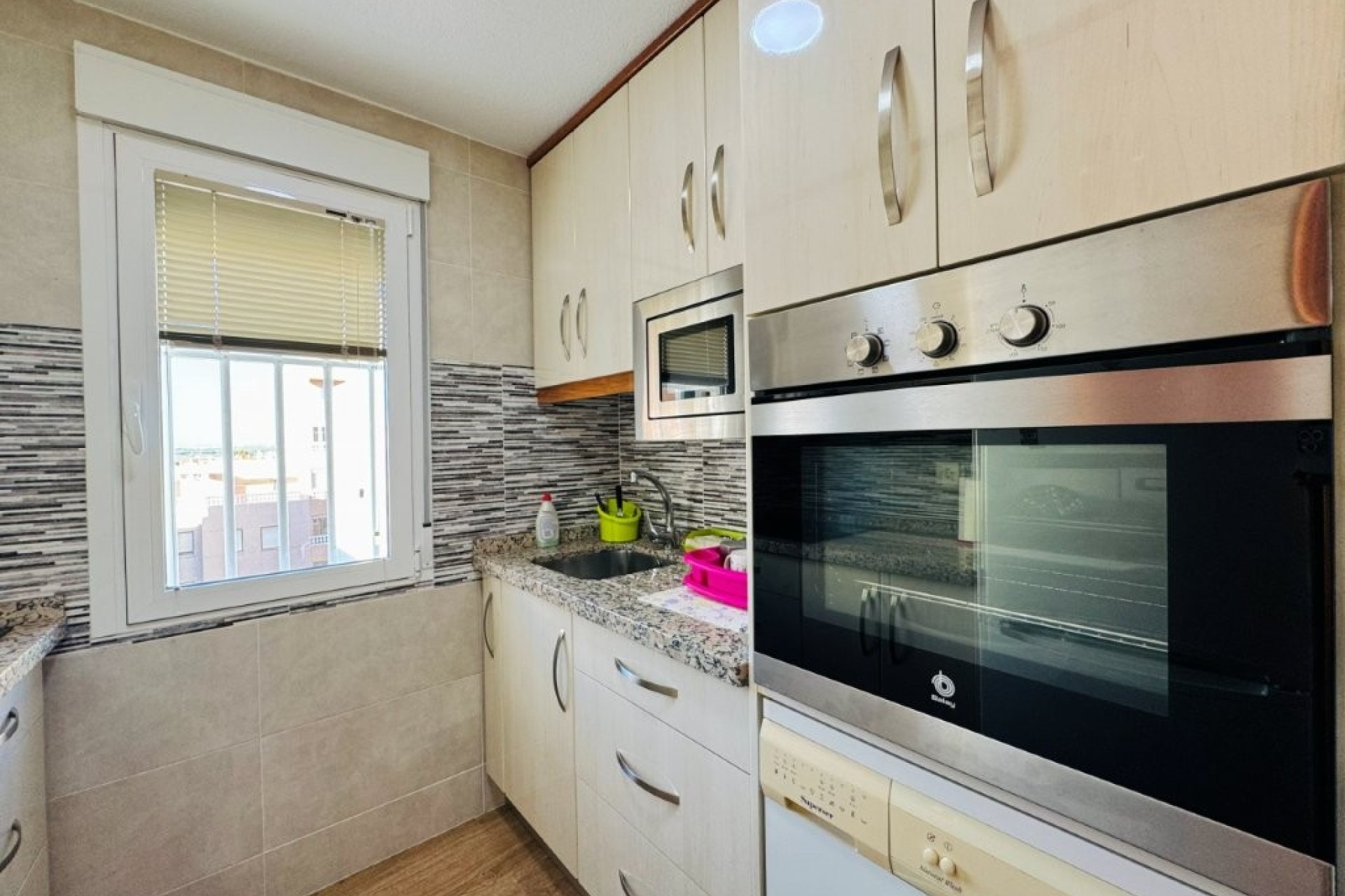 Reventa - Apartamento / piso -
Torrevieja - La Mata