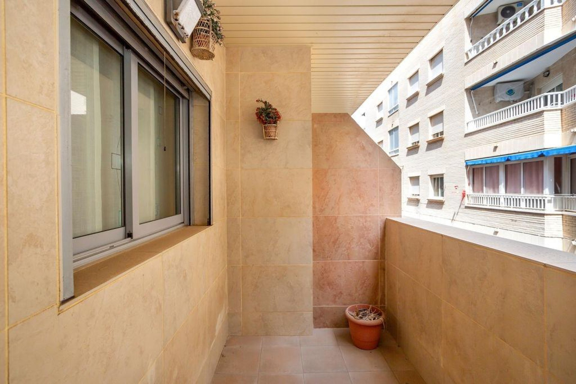 Reventa - Apartamento / piso -
Torrevieja - La Mata