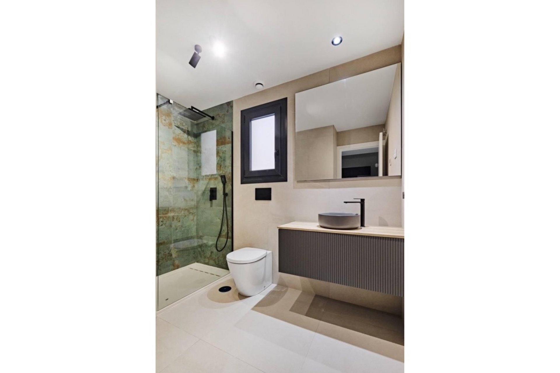 Reventa - Apartamento / piso -
Torrevieja - La Veleta