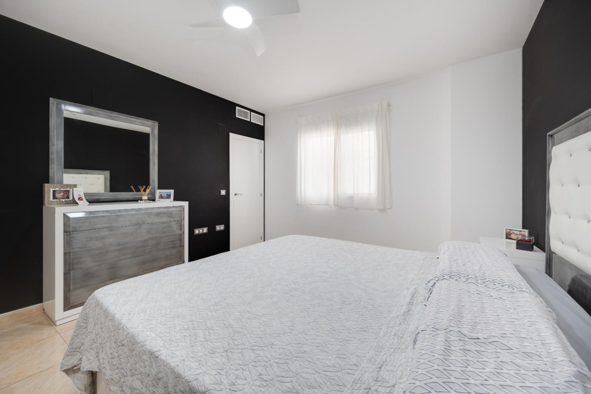 Reventa - Apartamento / piso -
Torrevieja - Paseo maritimo