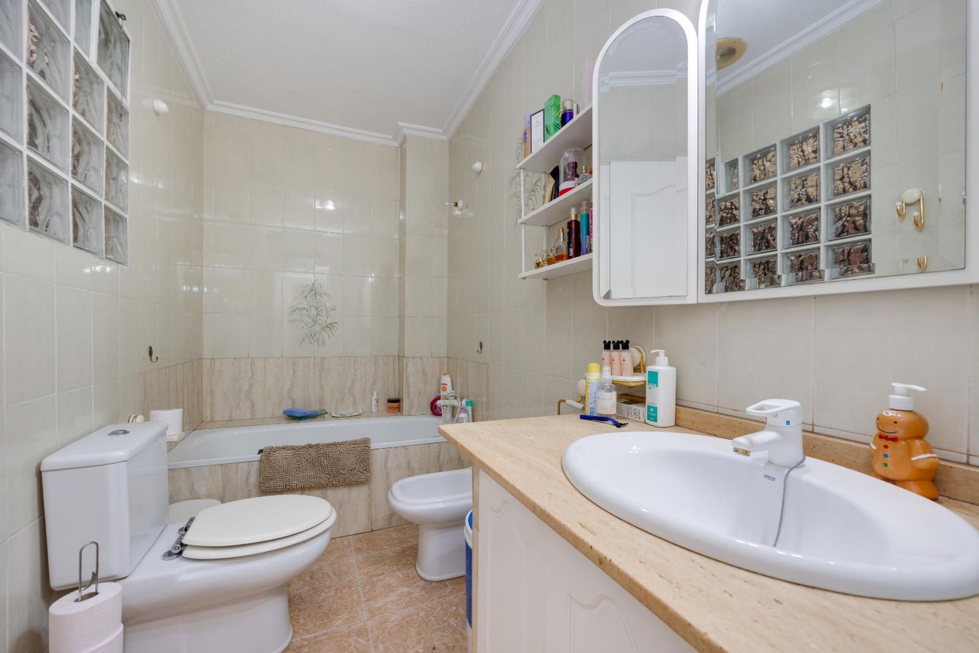 Reventa - Apartamento / piso -
Torrevieja - Paseo maritimo