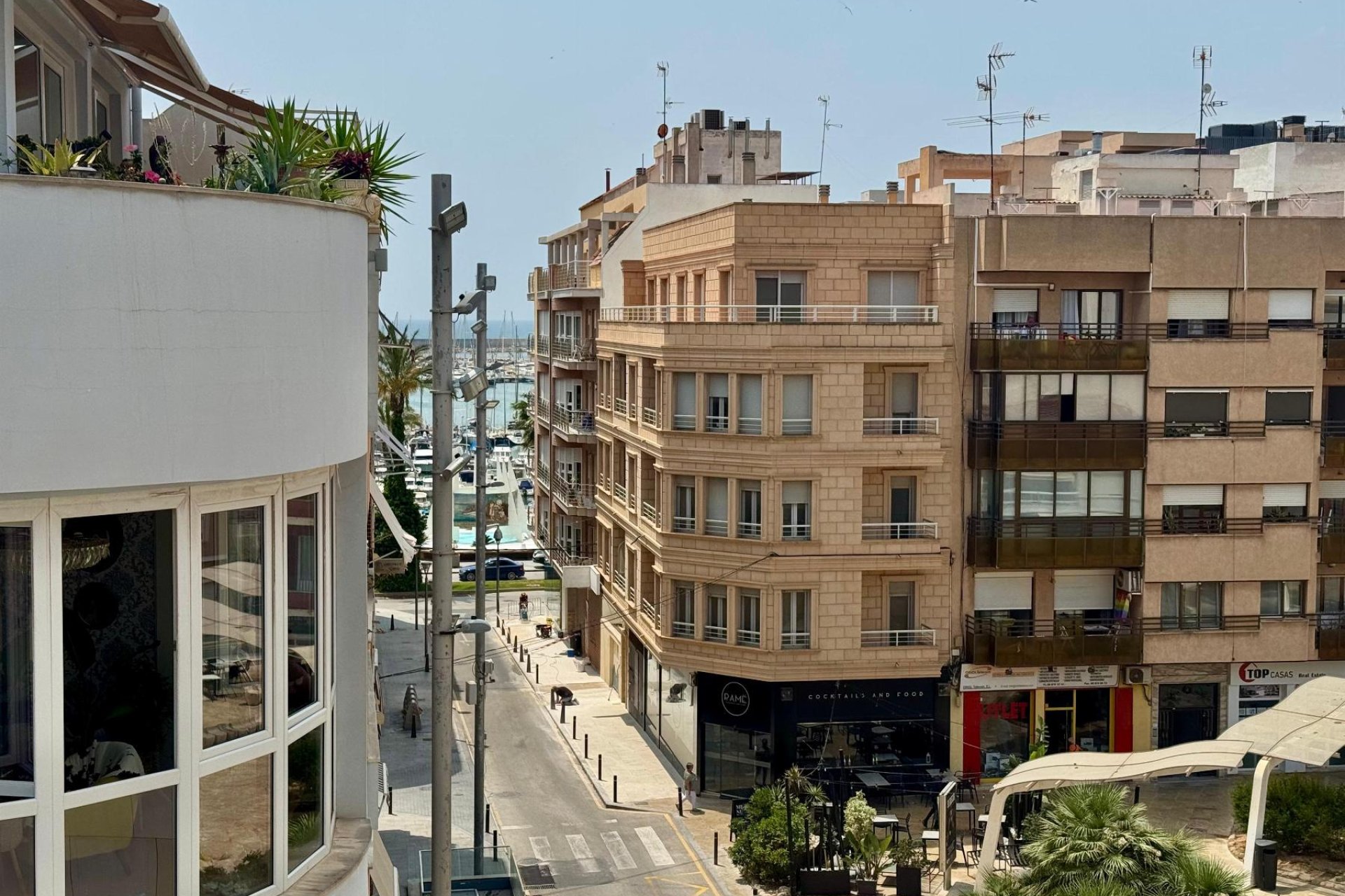 Reventa - Apartamento / piso -
Torrevieja - Paseo maritimo