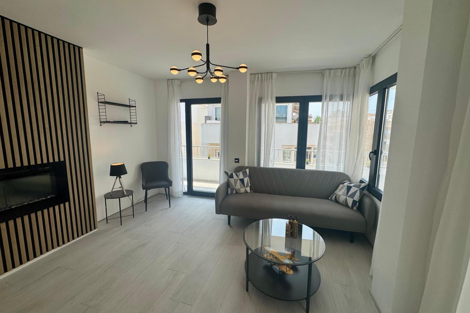 Reventa - Apartamento / piso -
Torrevieja - Paseo maritimo