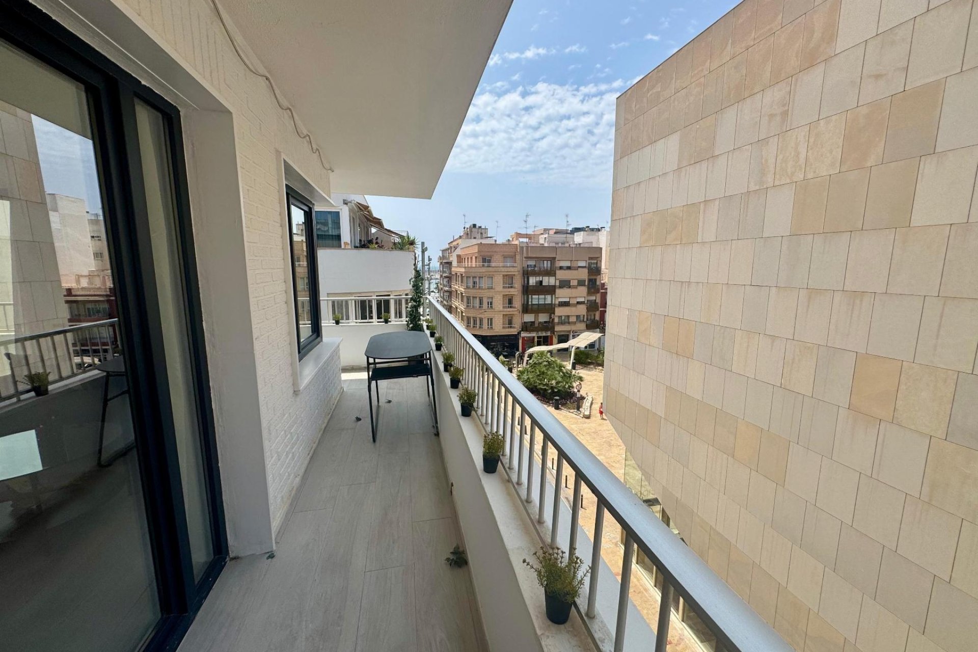 Reventa - Apartamento / piso -
Torrevieja - Paseo maritimo