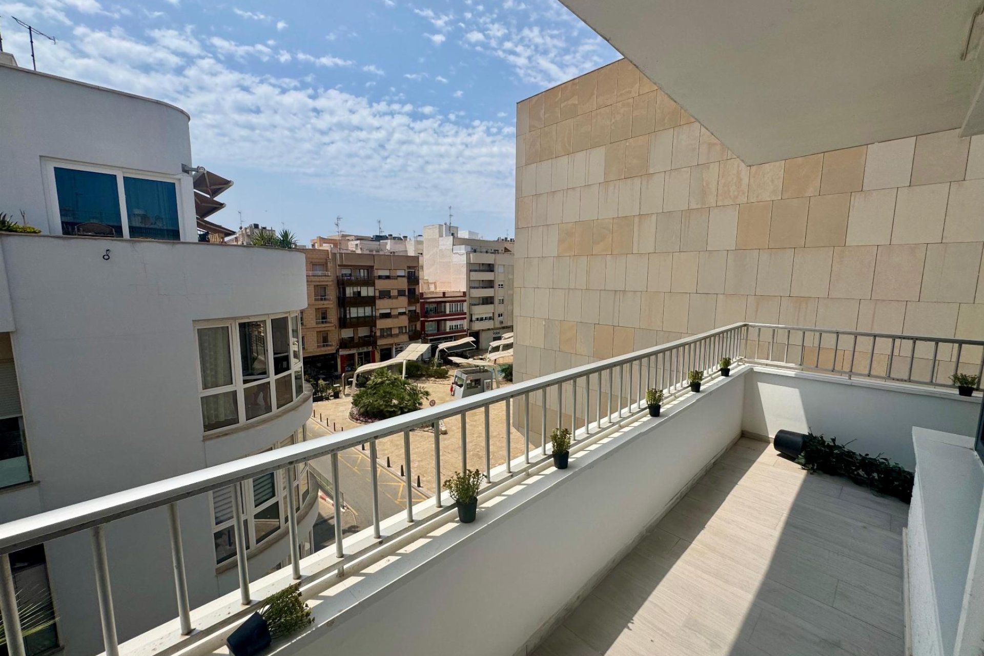 Reventa - Apartamento / piso -
Torrevieja - Paseo maritimo