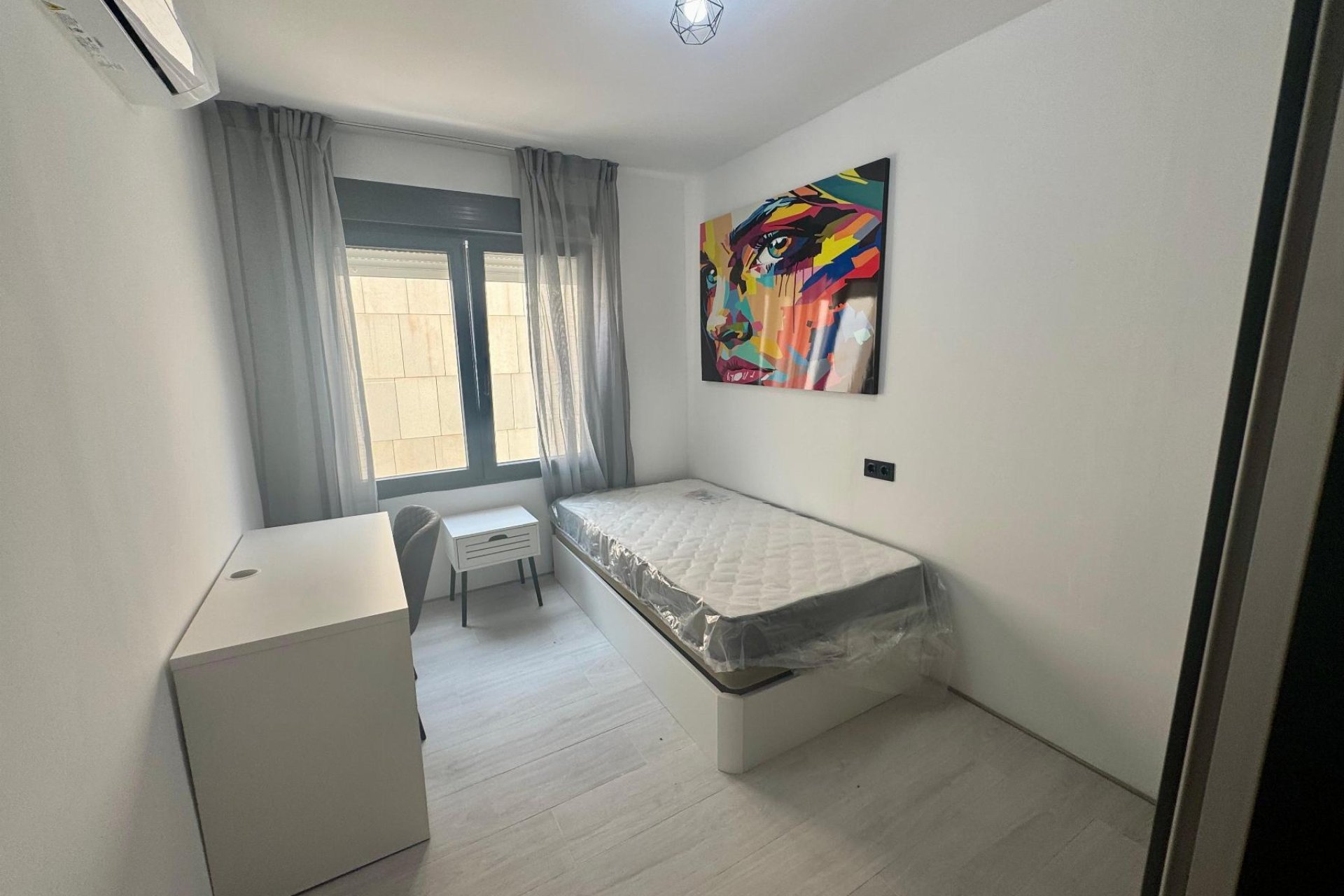 Reventa - Apartamento / piso -
Torrevieja - Paseo maritimo