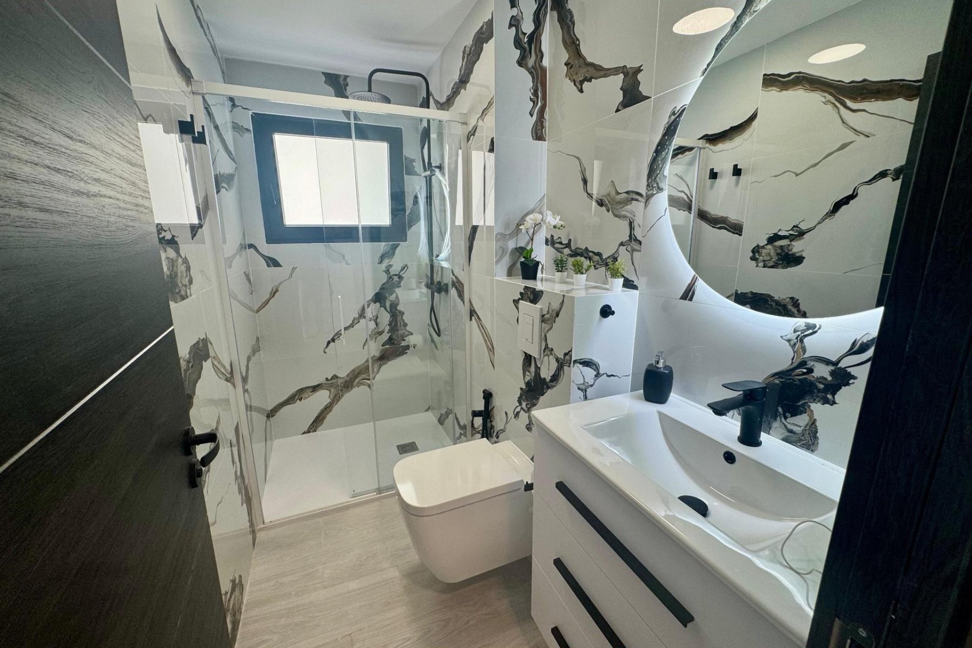 Reventa - Apartamento / piso -
Torrevieja - Paseo maritimo