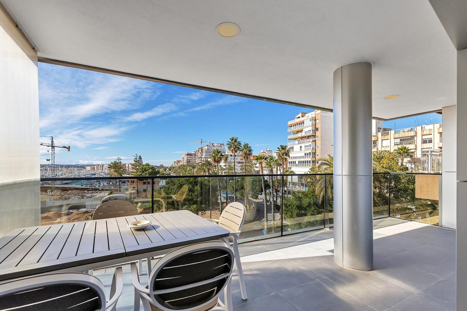 Reventa - Apartamento / piso -
Torrevieja - Paseo maritimo