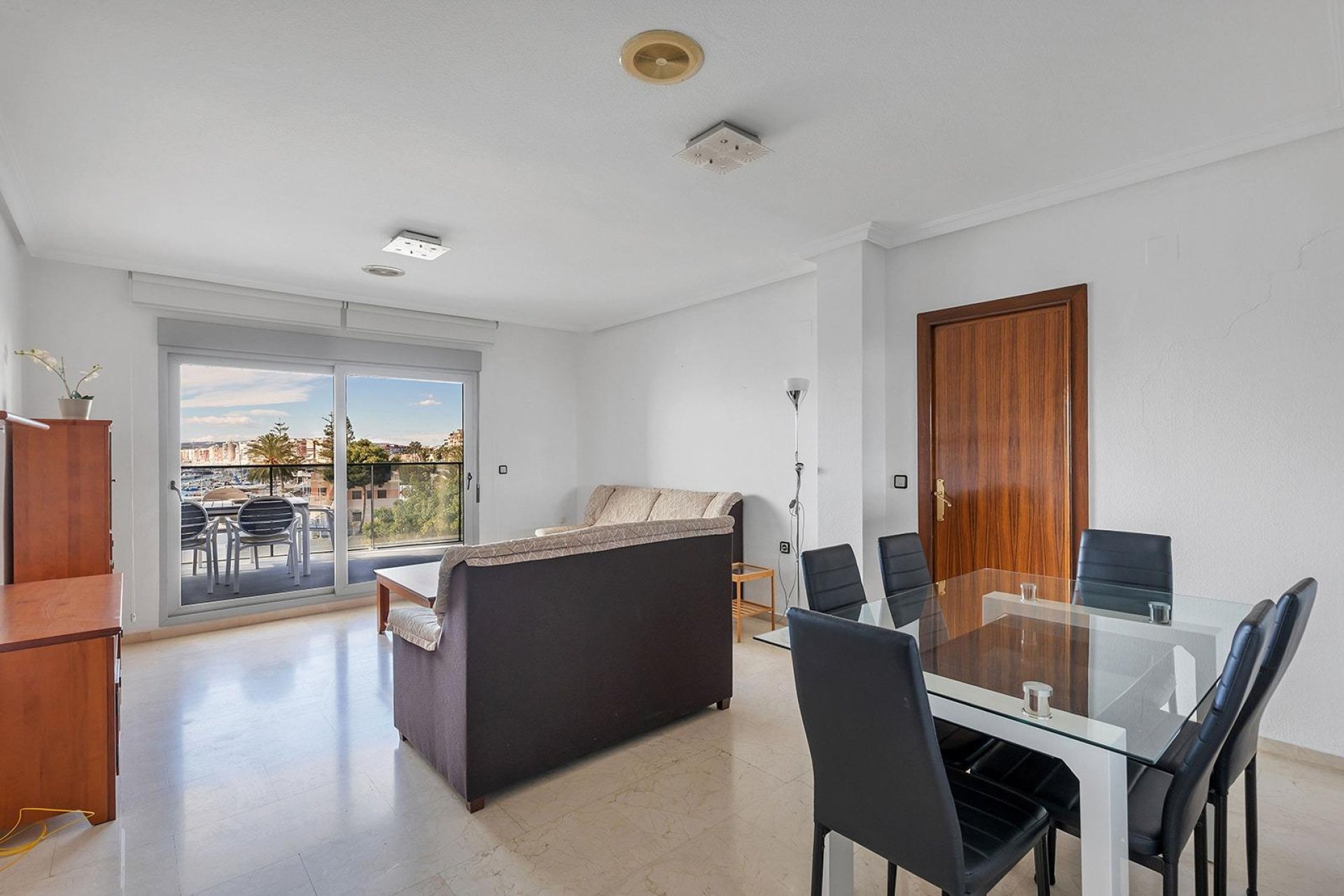Reventa - Apartamento / piso -
Torrevieja - Paseo maritimo