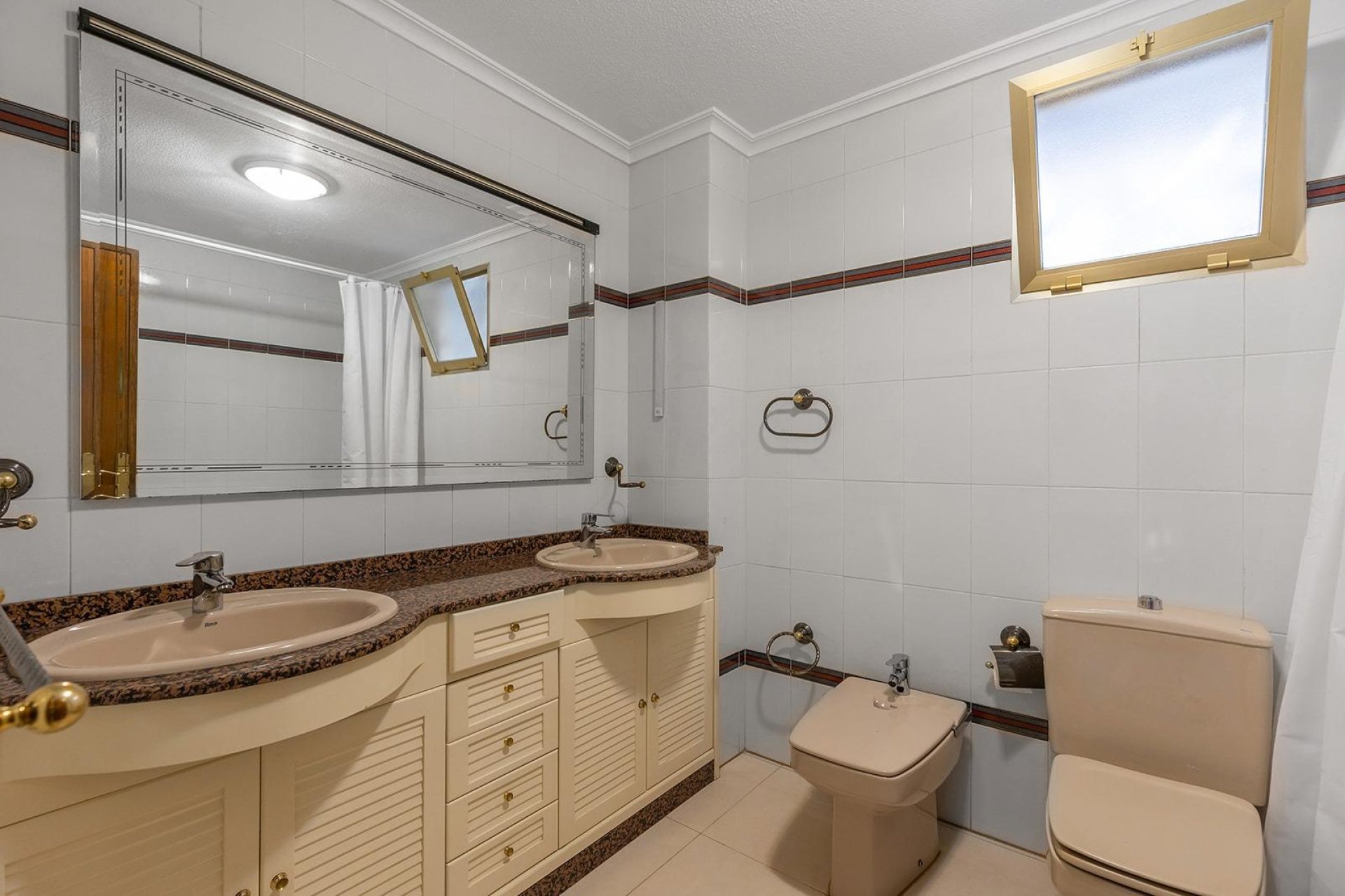 Reventa - Apartamento / piso -
Torrevieja - Paseo maritimo