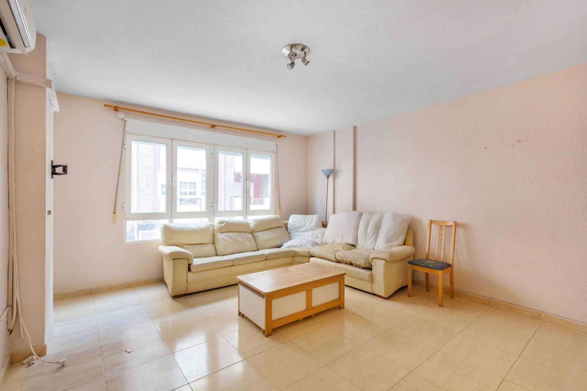 Reventa - Apartamento / piso -
Torrevieja - Paseo maritimo