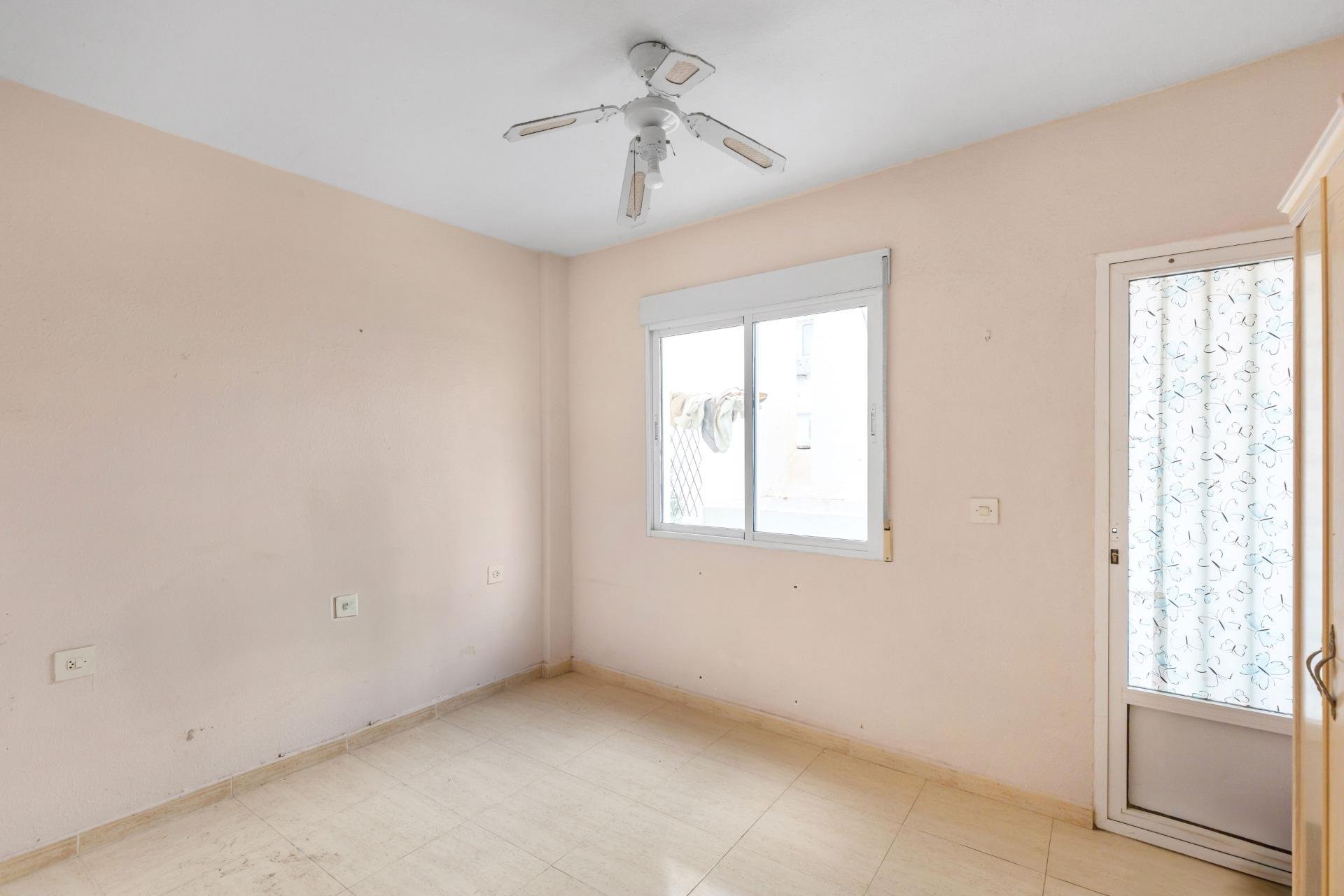 Reventa - Apartamento / piso -
Torrevieja - Paseo maritimo