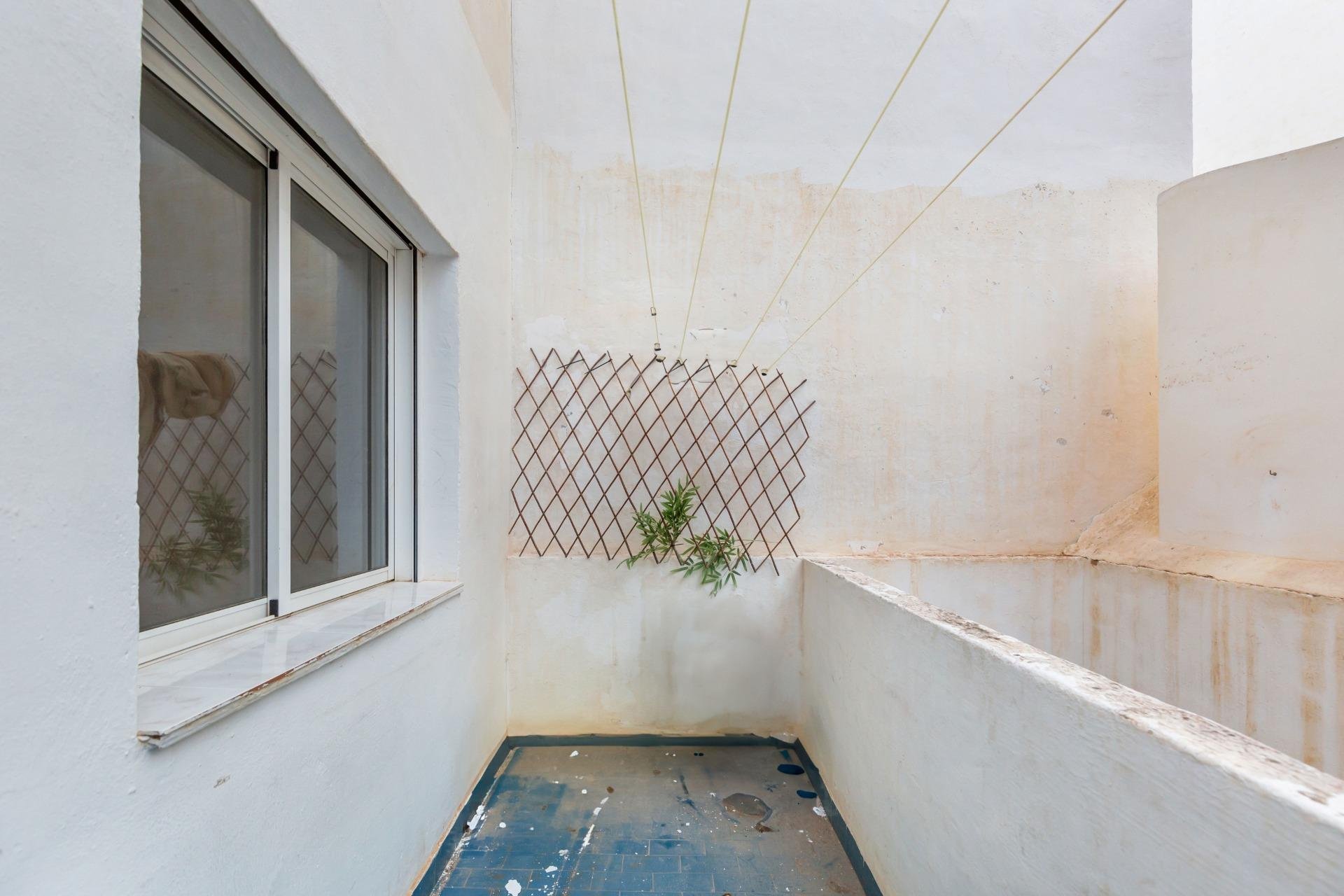 Reventa - Apartamento / piso -
Torrevieja - Paseo maritimo