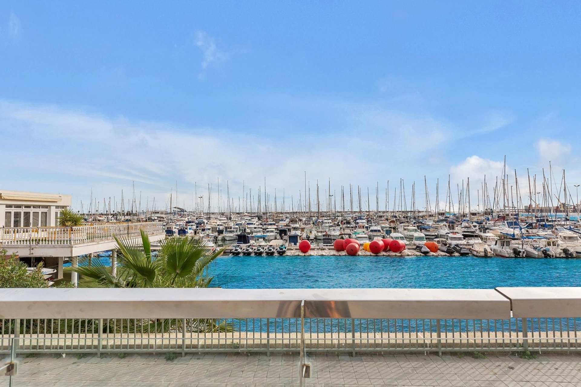 Reventa - Apartamento / piso -
Torrevieja - Paseo maritimo