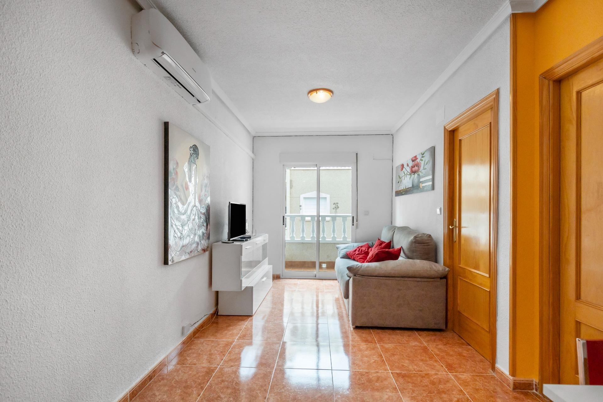 Reventa - Apartamento / piso -
Torrevieja - Paseo maritimo