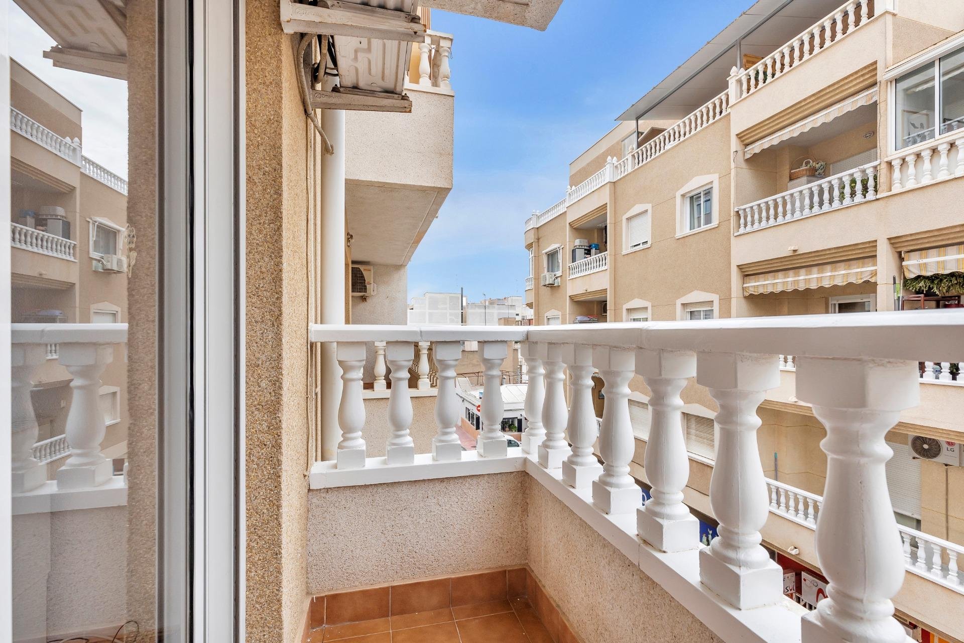 Reventa - Apartamento / piso -
Torrevieja - Paseo maritimo