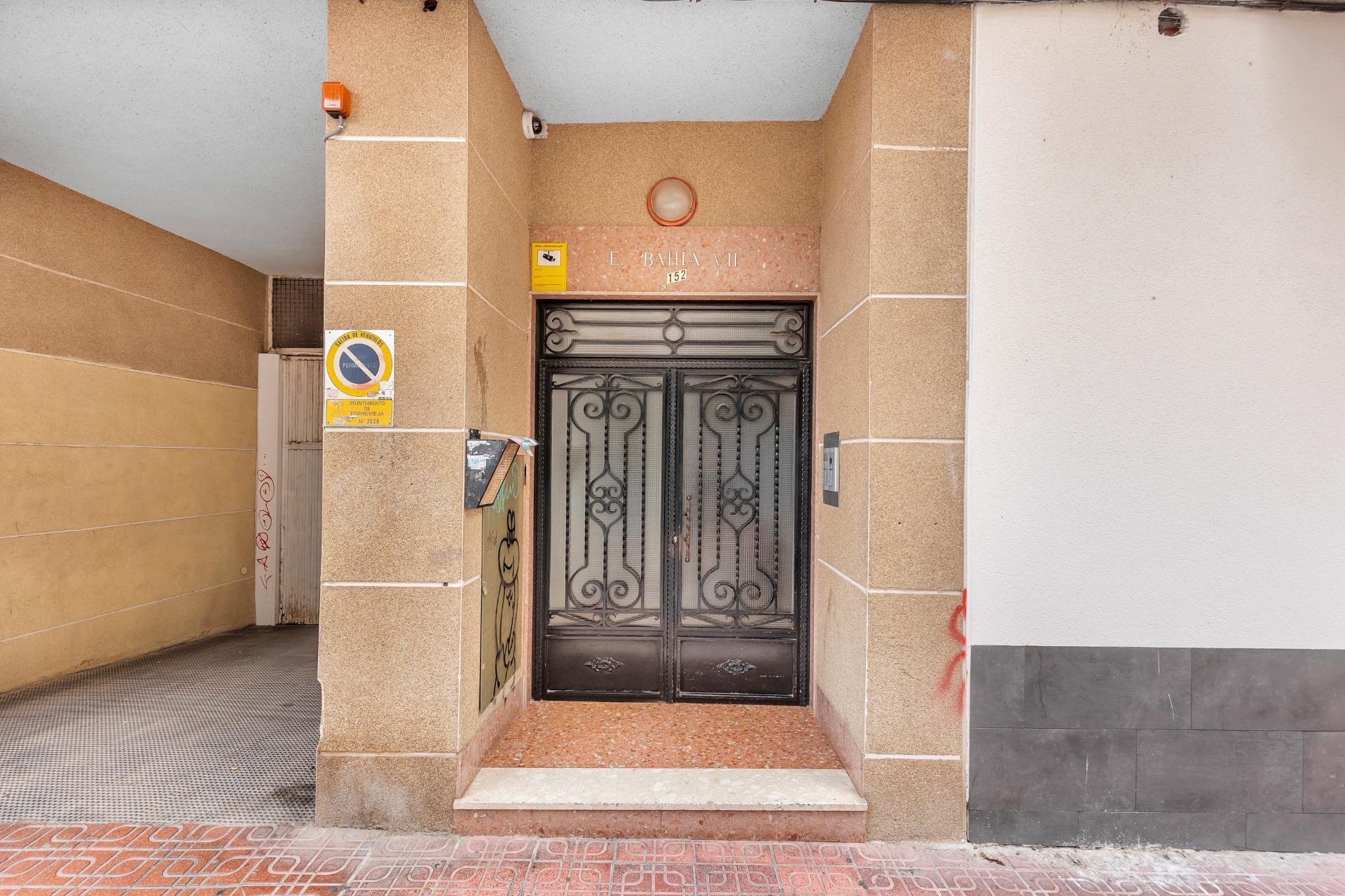 Reventa - Apartamento / piso -
Torrevieja - Paseo maritimo