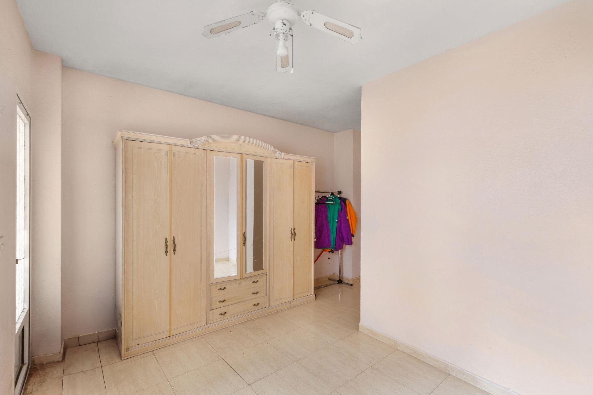 Reventa - Apartamento / piso -
Torrevieja - Paseo maritimo
