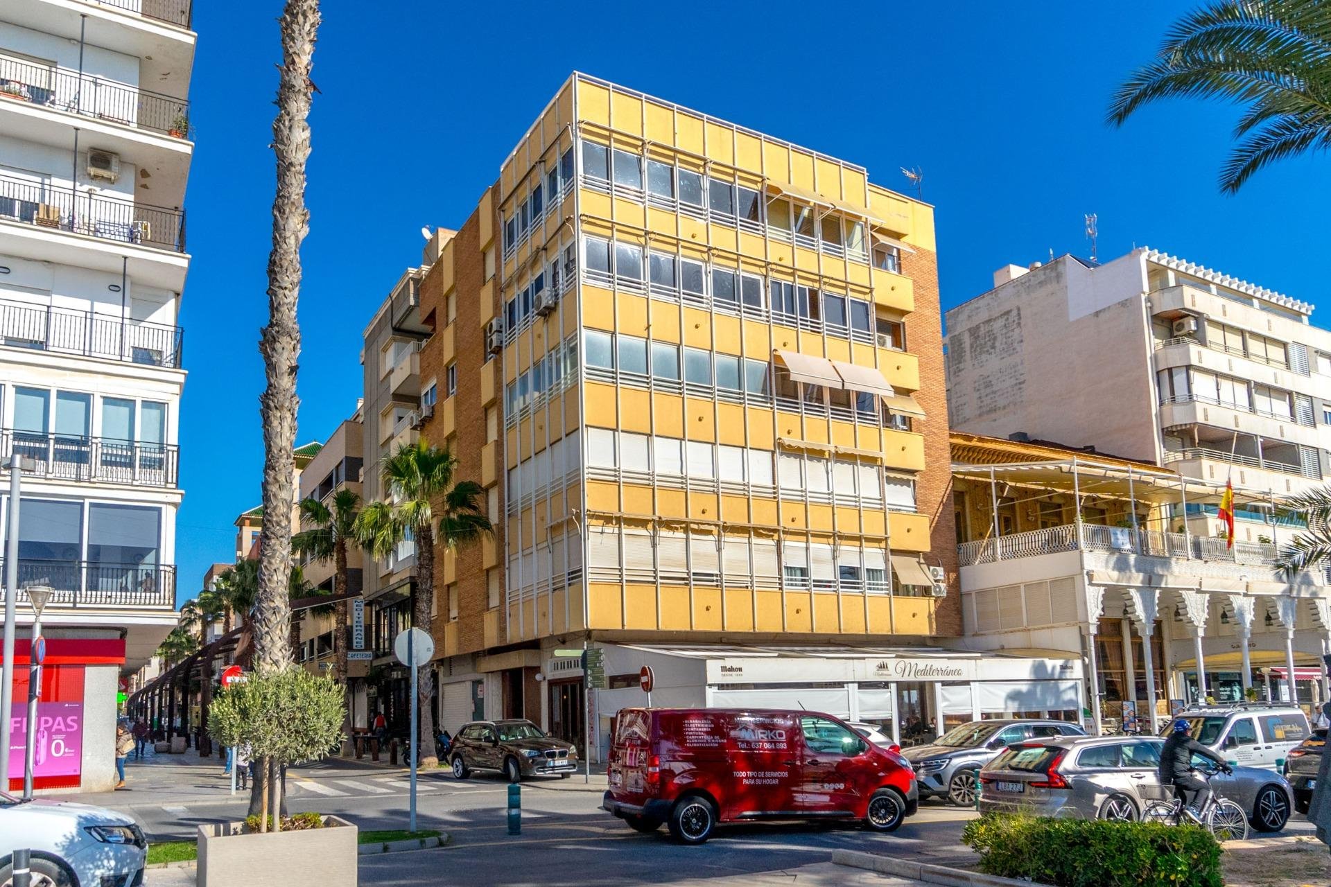 Reventa - Apartamento / piso -
Torrevieja - Paseo maritimo